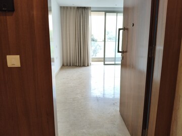 Room in 2 BHK Apartment at Hiranandani Delanna, Ghodbunder Road – for Rent
