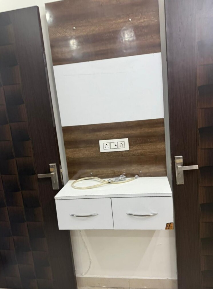 Bathroom, peer mucchalla 4 Bedroom 1650 Sq.Ft. Builder Floor In Peer Mucchalla Zirakpur 8213818