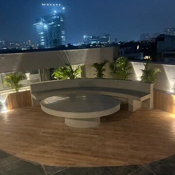 Swimming Pool in 4 BHK Builder Floor at Ansal Sushant Lok I, Sector 43 – for Rent