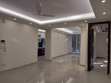 Room in 3 BHK Builder Floor at Ansal Sushant Apartments, Sushant Lok I – for Rent