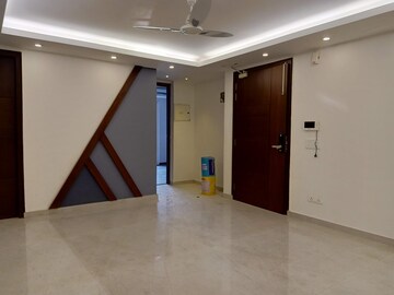 Room in 3 BHK Builder Floor at Ansal Sushant Apartments, Sushant Lok I – for Rent
