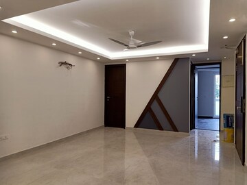 Room in 3 BHK Builder Floor at Ansal Sushant Apartments, Sushant Lok I – for Rent