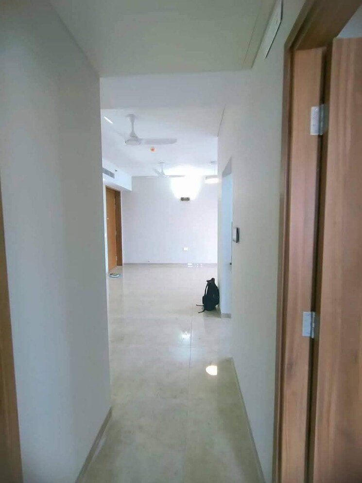 Room, emaar-the-palm-drive-the-premier-terraces 3 Bedroom 1950 Sq.Ft. Apartment In Sector 66 Gurgaon 8213916