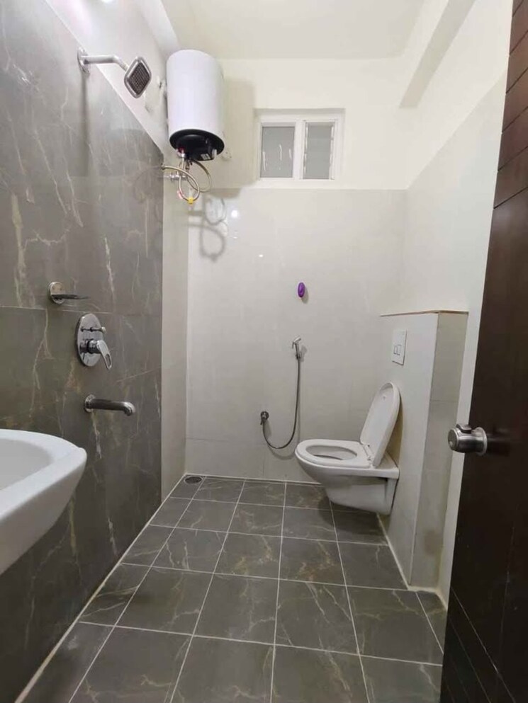 Bathroom, prestige-tranquil 3 Bedroom 2049 Sq.Ft. Apartment In Kokapet Hyderabad 8213925