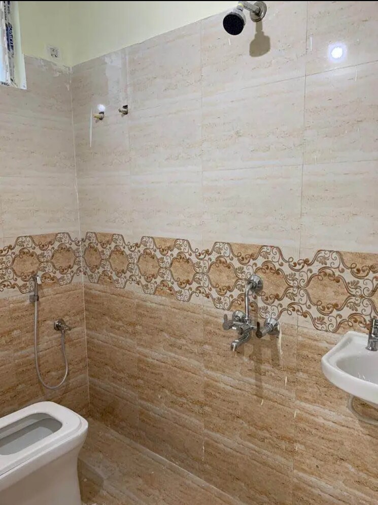 Bathroom, smr-vinay-iconia-hyderabad 3 Bedroom 2550 Sq.Ft. Apartment In Kondapur Hyderabad 8213950