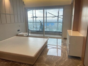 Room in 4 BHK Apartment at Lodha Trump Tower, Worli – for Rent