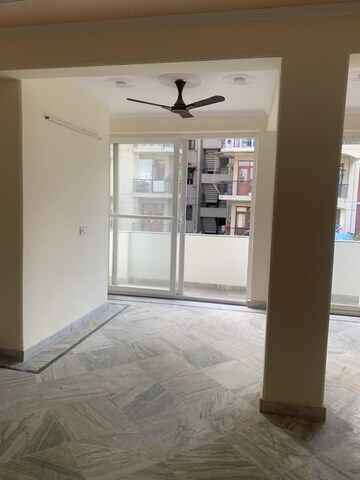 Room in 3 BHK Apartment at Sector 7 Dwarka – for Rent