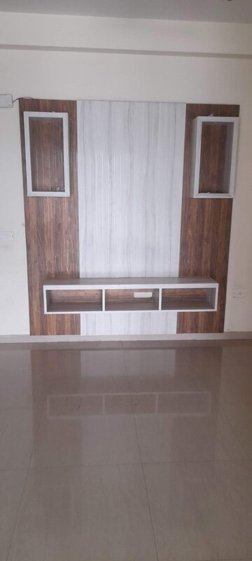 2 BHK Apartment For Rent in Pyramid Elite, Sector 86