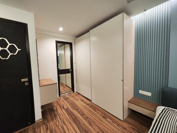 Bedroom in 2 BHK Apartment at Khar West – for Rent