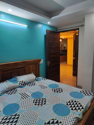 Bedroom in 3 BHK Builder Floor at Sector 42 – for Rent