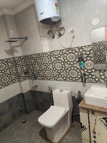 Team Area in 3 BHK Builder Floor at Sector 42 – for Rent