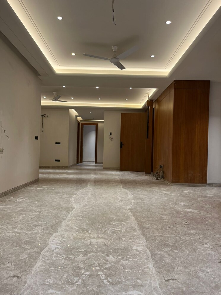 Room, geetanjali enclave 4 Bedroom 360 Sq.Yd. Builder Floor In Geetanjali Enclave Delhi 8214127