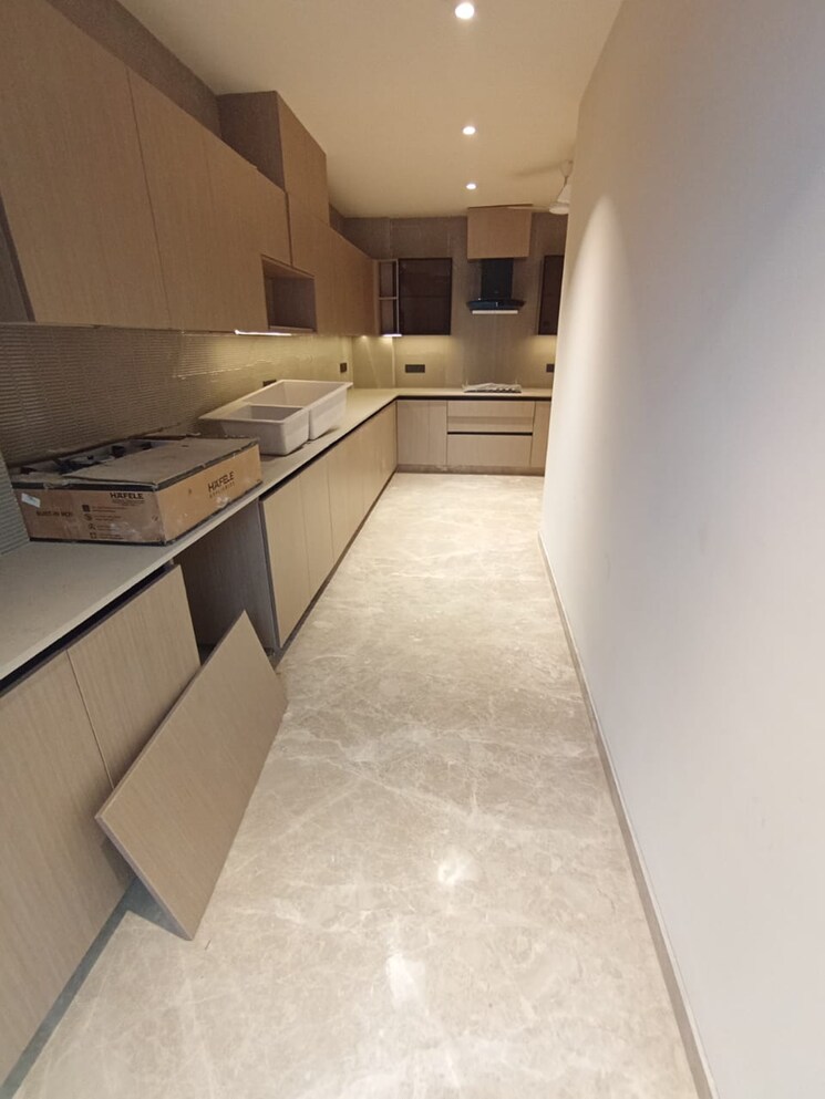 Kitchen, geetanjali enclave 4 Bedroom 360 Sq.Yd. Builder Floor In Geetanjali Enclave Delhi 8214127