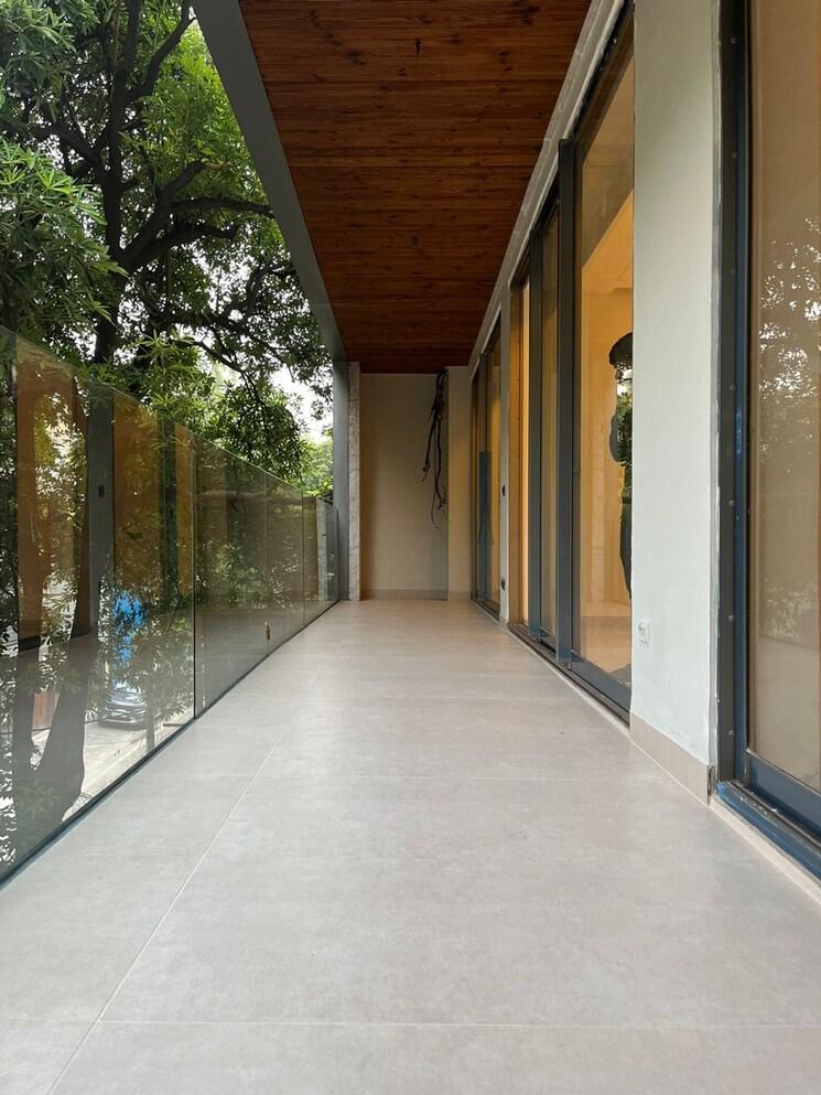 Balcony, geetanjali enclave 4 Bedroom 360 Sq.Yd. Builder Floor In Geetanjali Enclave Delhi 8214127