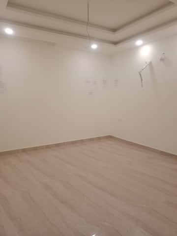 Room in 3 BHK Builder Floor at BPTP District Phase 2, Sector 84 – for Sale