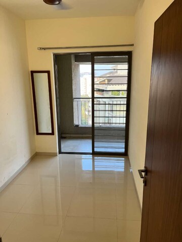 Room in 2 BHK Apartment at Builders Combine Bella Vista, Bavdhan – for Rent