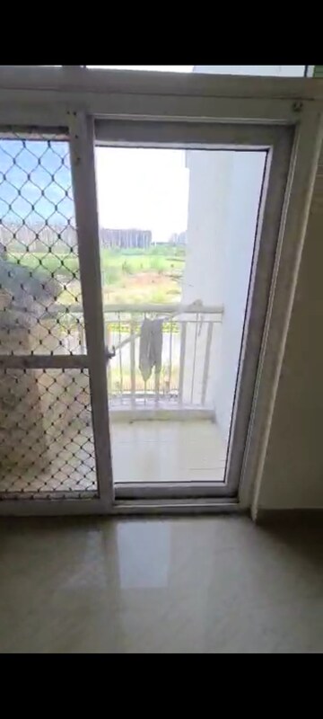 Room in 3 BHK Apartment at Amrapali Zodiac, Sector 120 – for Sale