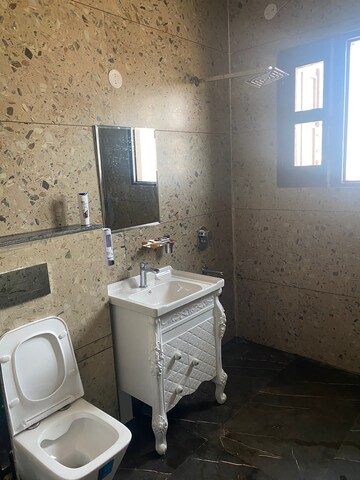 Bathroom in 6+ BHK Independent House at Greater Mohali – for Rent