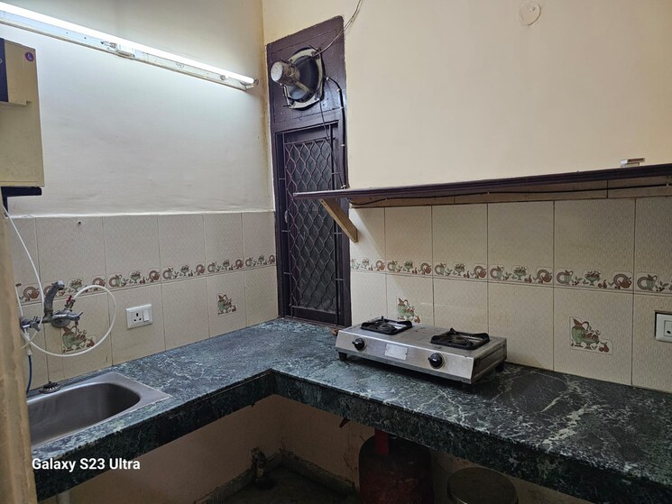 Kitchen, mahaveer nagar 2 Bedroom 730 Sq.Ft. Builder Floor In Mahaveer Nagar Delhi 8214200