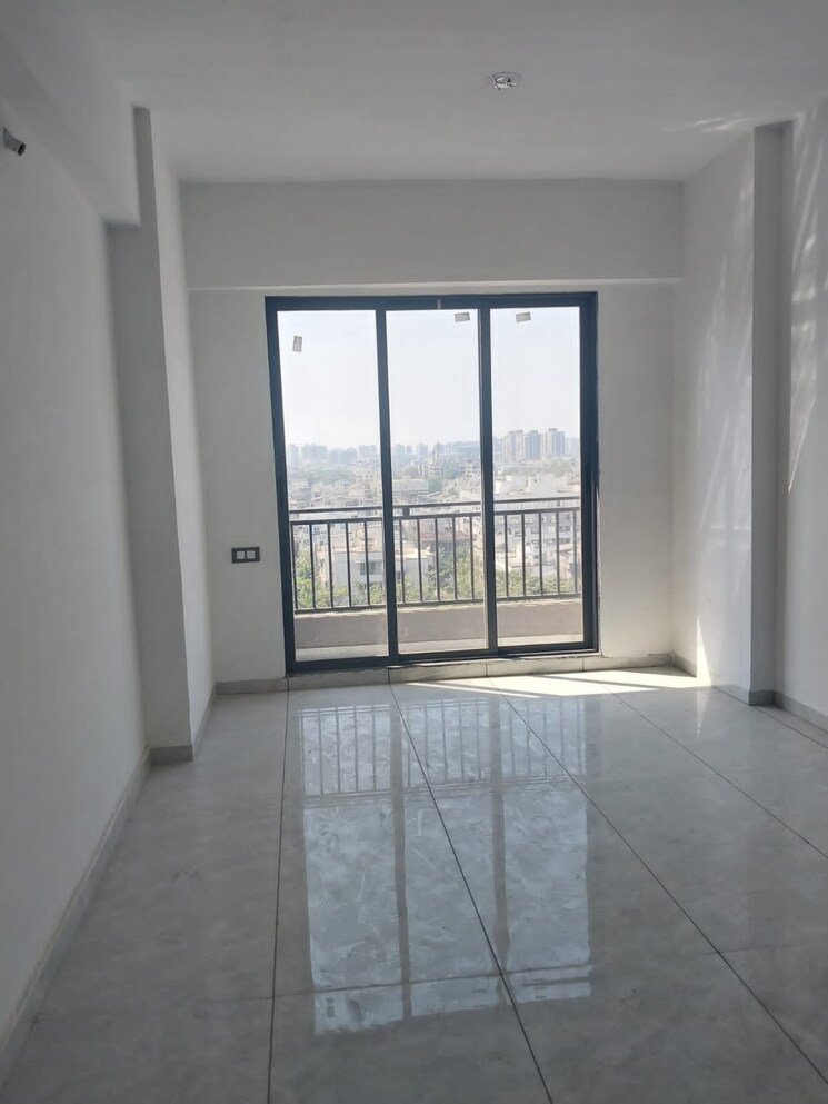 Room, adajan 2 Bedroom 500 Sq.Ft. Apartment In Adajan Surat 8214220