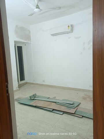 Room in 3 BHK Apartment at Ip Extension – for Rent