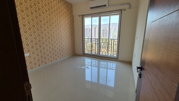 Room in 4 BHK Apartment at Paradise Sai World Empire, Kharghar – for Rent