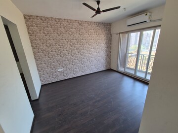 Room in 4 BHK Apartment at Paradise Sai World Empire, Kharghar – for Rent