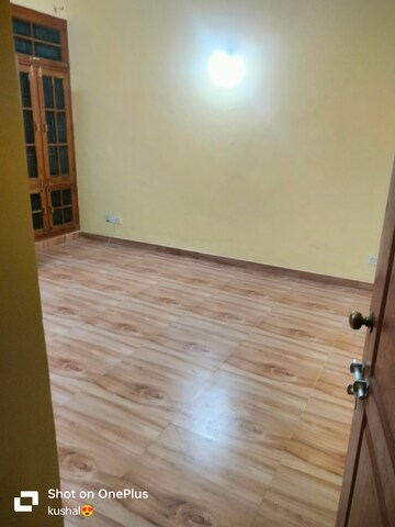 Room in 3 BHK Villa at Ansal  API Palm Floors, Sushant Golf City – for Rent