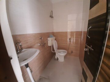 Master Bedroom in 3 BHK Builder Floor at Palm Residency Chhatarpur, Chattarpur – for Rent