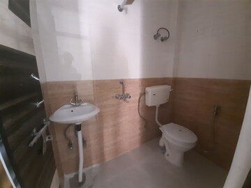 Bathroom in 3 BHK Builder Floor at Palm Residency Chhatarpur, Chattarpur – for Rent