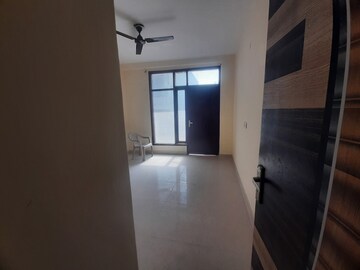 Building Lobby in 3 BHK Builder Floor at Palm Residency Chhatarpur, Chattarpur – for Rent