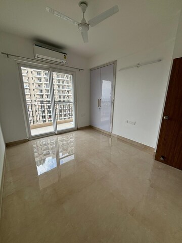 Room in 3.5 BHK Apartment at ATS Nobility, Sector 4, Greater Noida – for Rent