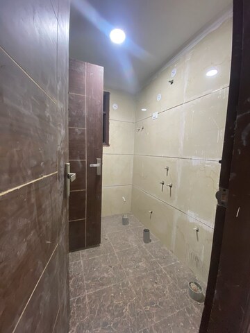 Bathroom in 5 BHK Villa at Sainik Farm – for Rent