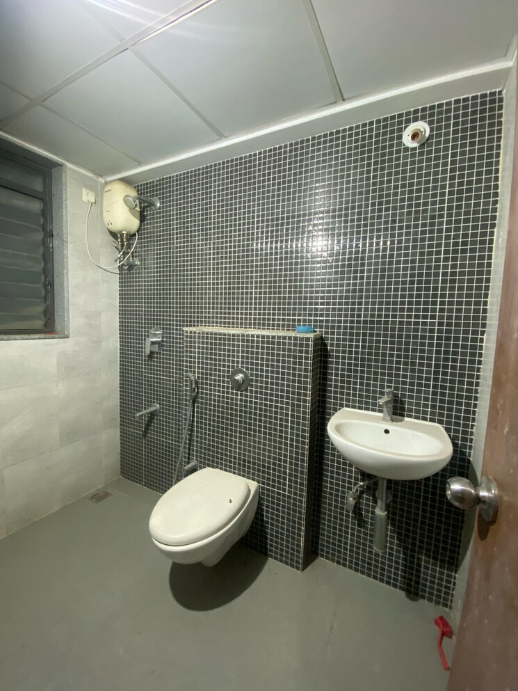 Bathroom, lodha-palava-city-lakeshore-greens 2 Bedroom 990 Sq.Ft. Apartment In Dombivli East Thane 8214502