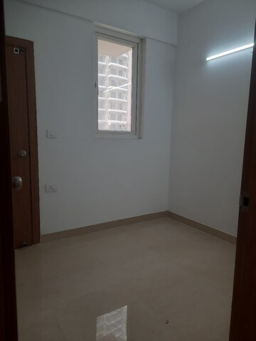 Room in 3.5 BHK Apartment at ATS Nobility, Sector 4, Greater Noida – for Rent