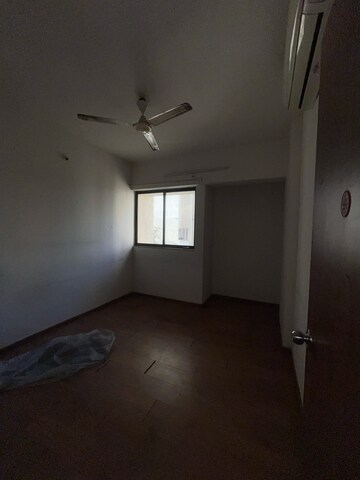 Room in 2 BHK Apartment at Lodha Lakeshore Greens, Dombivli East – for Rent