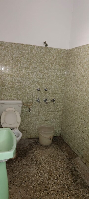 Bathroom in 3 BHK Independent House at Gomti Nagar – for Rent