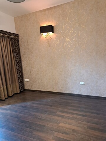 Room in 3 BHK Apartment at Paradise Sai World Empire, Kharghar – for Rent
