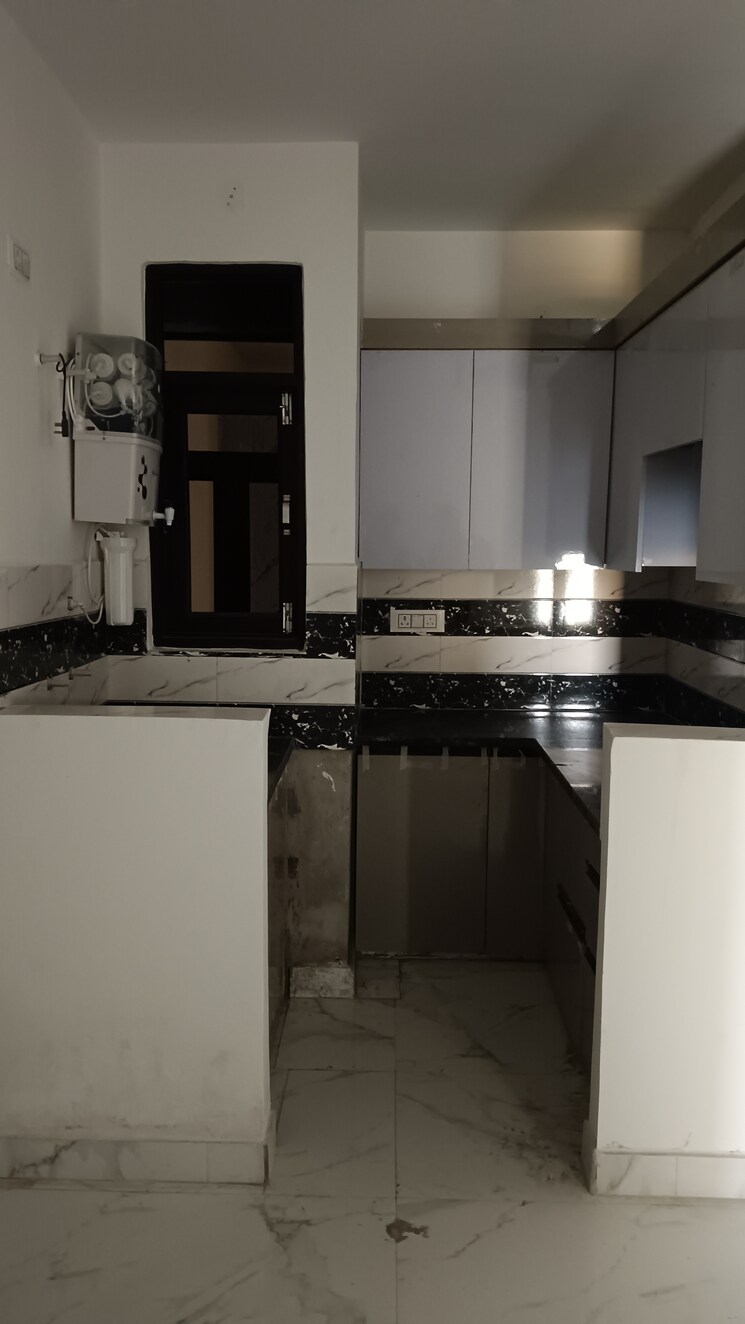 Kitchen, sector 73 3 Bedroom 1350 Sq.Ft. Builder Floor In Sector 73 Noida 8214585