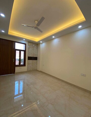 Room in 2 BHK Builder Floor at Saket – for Rent