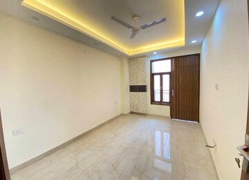 Room in 2 BHK Builder Floor at Saket – for Rent