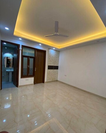 Room in 2 BHK Builder Floor at Saket – for Rent