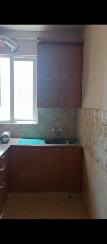 Furnished Amenities in 2 BHK Apartment at Amrapali Golf Homes, Sector 4, Greater Noida – for Rent