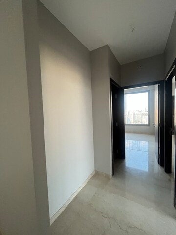 Room in 6 BHK Apartment at Oberoi Sky City, Borivali East – for Sale
