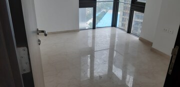 Room in 2 BHK Apartment at Lodha Parkside, Worli – for Rent