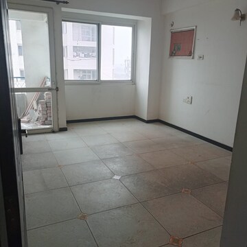 Room in 3 BHK Apartment at ATS Advantage, Ahinsa Khand 1 – for Rent