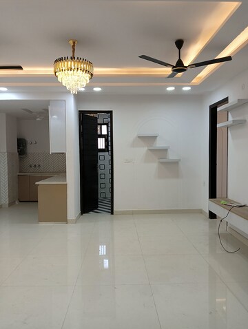 Furnished Amenities in 3 BHK Builder Floor at Mahavir Enclave 1 – for Rent