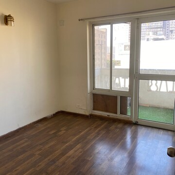 Room in 3.5 BHK Apartment at Piedmont Taksila Heights, Sector 37c – for Sale