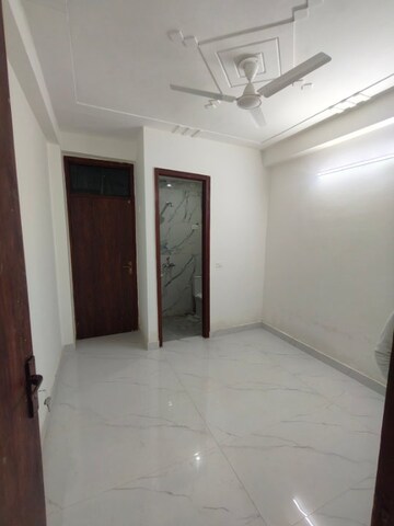 Room in 2 BHK Builder Floor at Palm Residency Chhatarpur, Chattarpur – for Sale