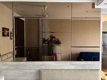 Furnished Amenities in 1 BHK Apartment at Hiranandani Regent Hill, Powai – for Rent